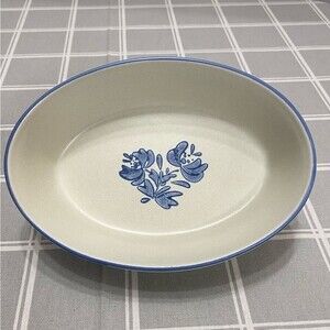 Yorktowne by PFALTZGRAFF 8" Oval Baker Stoneware Tan Blue Trim Flower Pattern